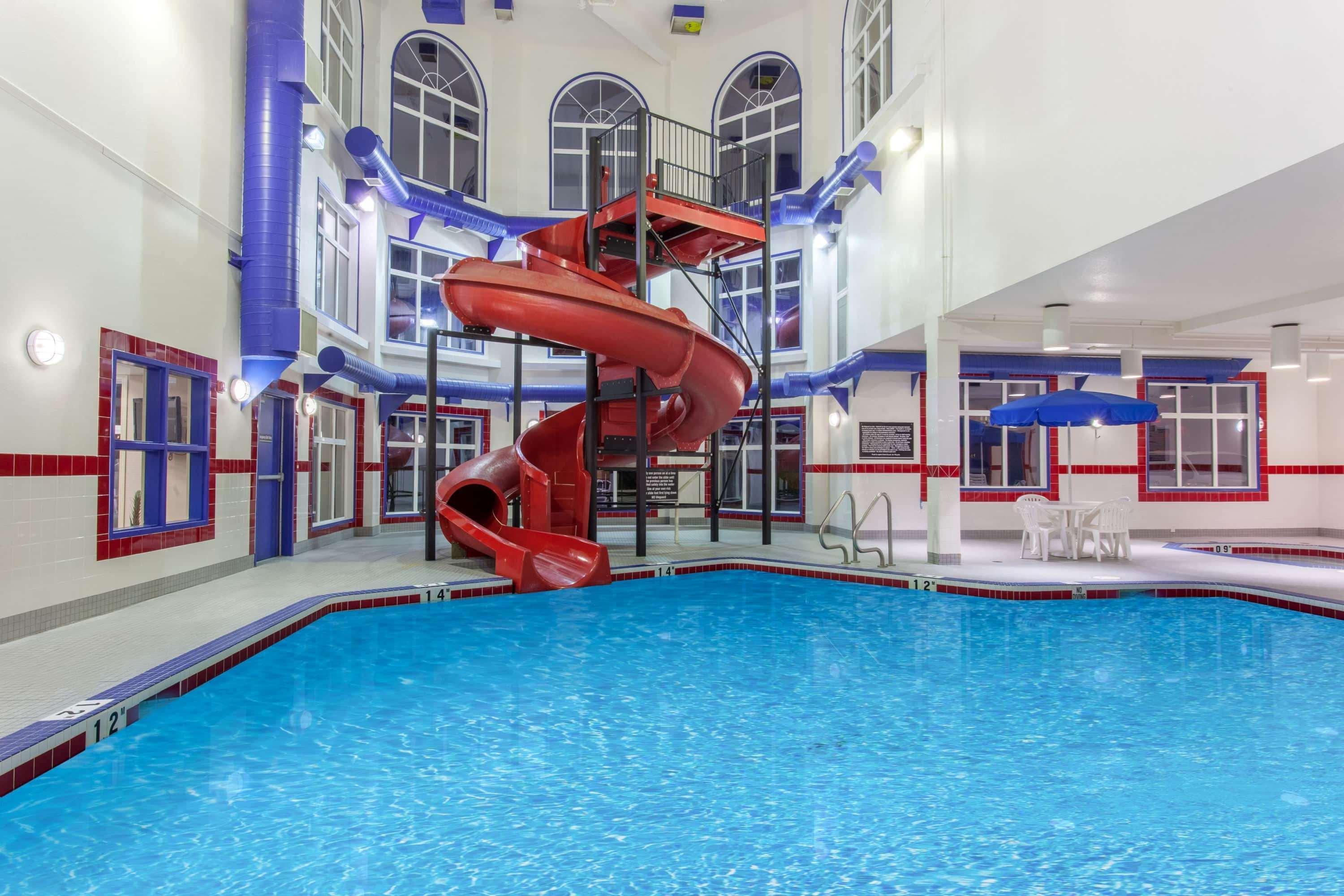 Ramada By Wyndham Brooks Hotell Eksteriør bilde